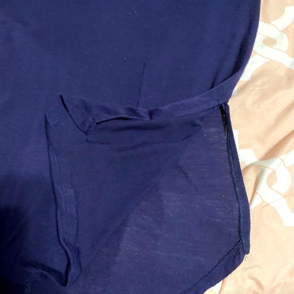 Tshirt with slitz on sides